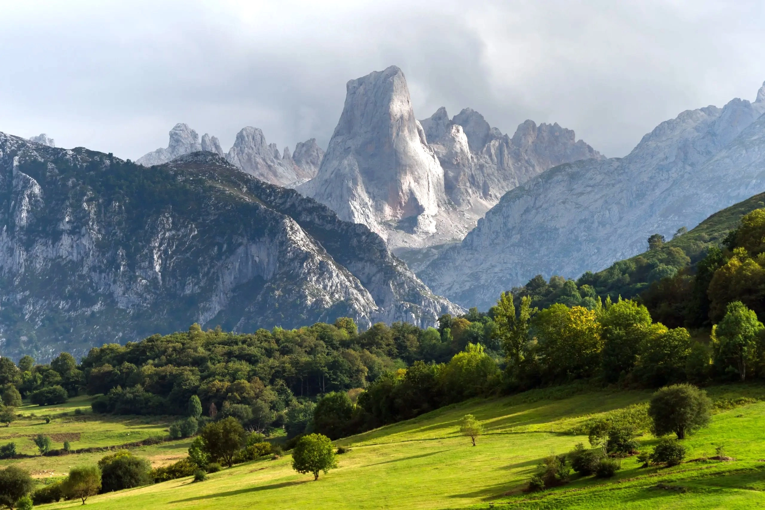 Picos de Europa — Naranjo de Bulnes